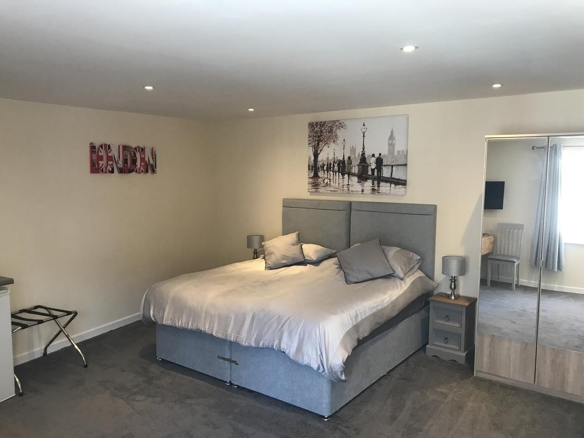Fornham Guest House Чертсі Екстер'єр фото