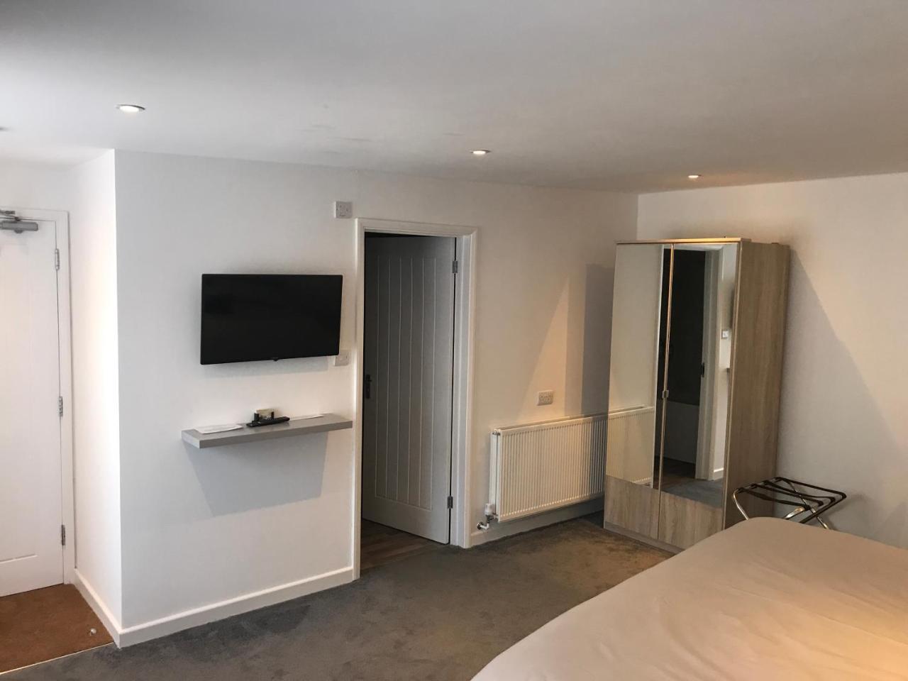 Fornham Guest House Чертсі Екстер'єр фото