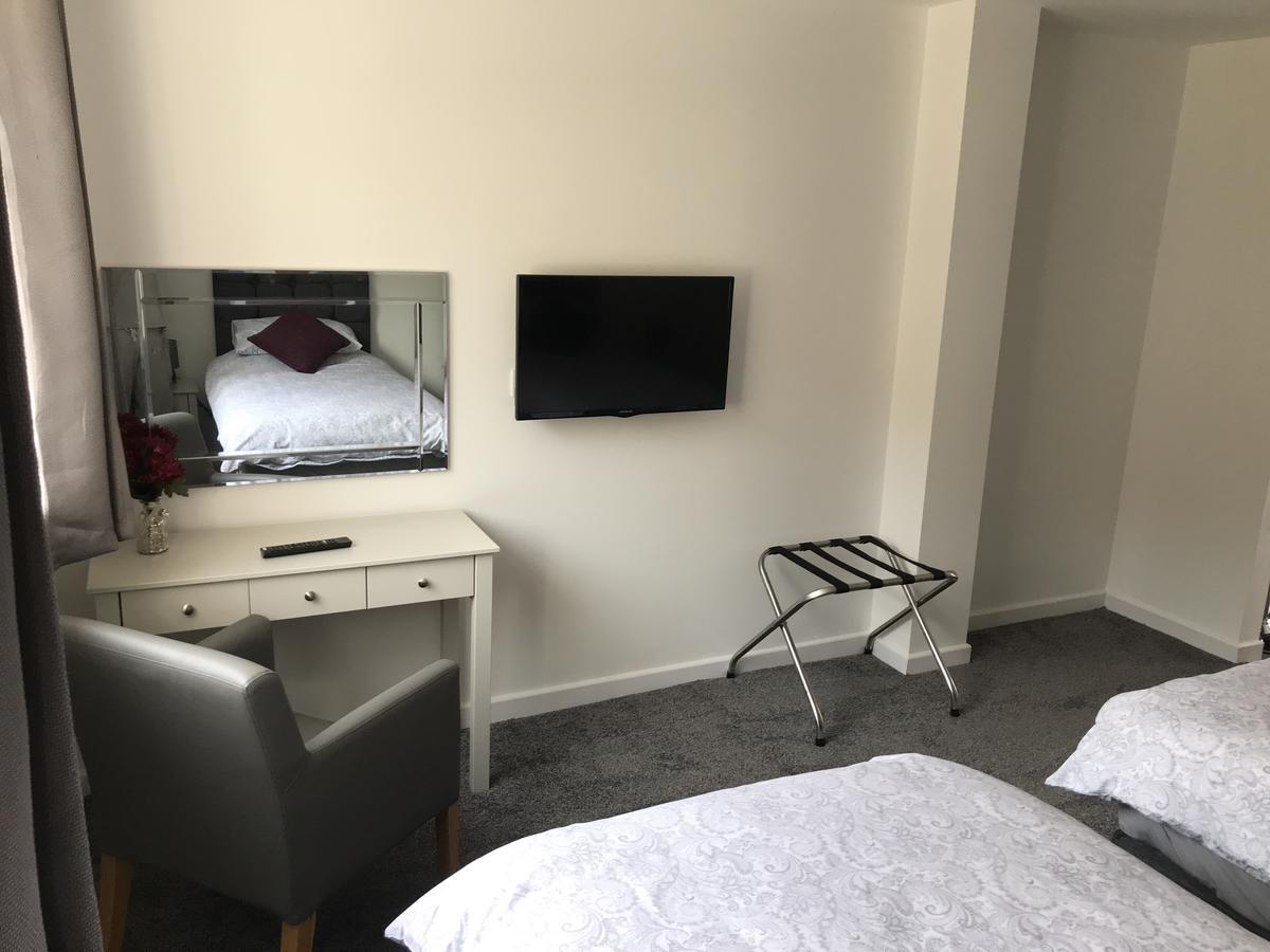 Fornham Guest House Чертсі Екстер'єр фото